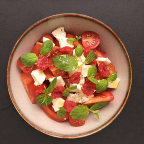 Recipe Salade de tomate – mozzarella & balsamique blanc tomate & basilic