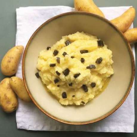 Recipe Potatoes in truffle oil and slices of summer truffle